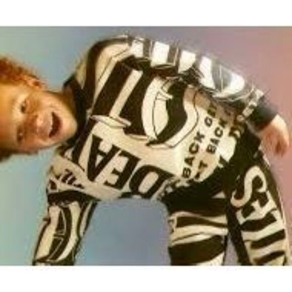 NWT kids' Stella McCartney "The Beatles Get Back" cotton sweater. Size 4 - Picture 3 of 6